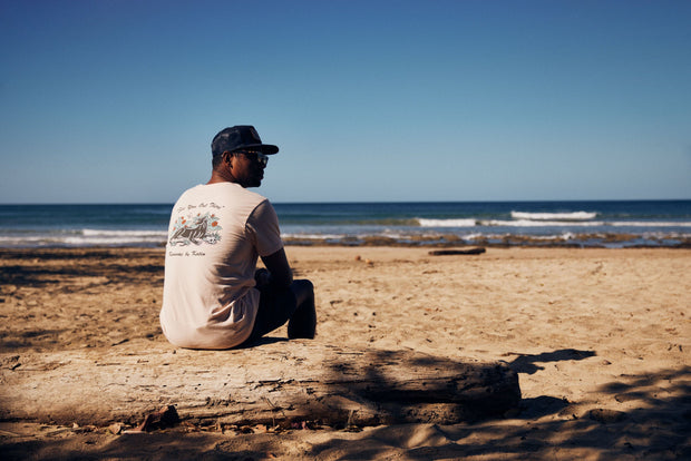 <h2>T-SHIRTS ➤</h2>