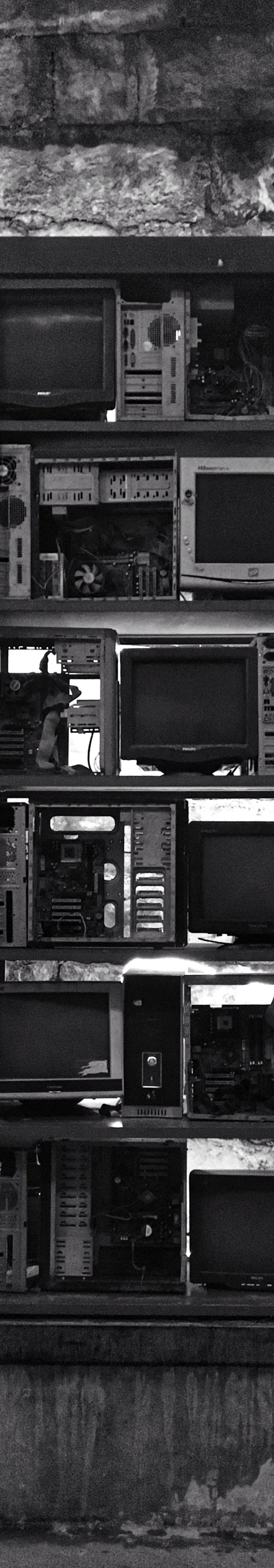 <h1><strong>CYBER MONDAY  </strong></h1><h1><strong>UP TO 40% OFF SELECT STYLES</strong></h1>