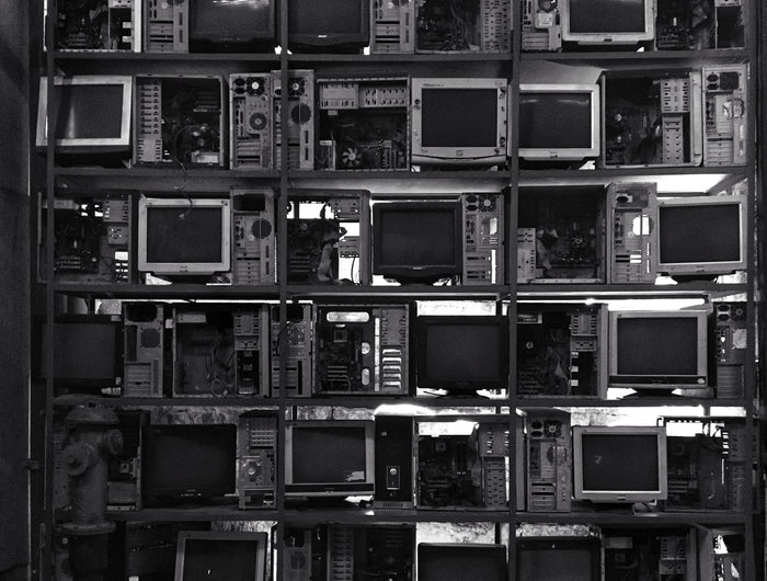 <h1><strong>CYBER MONDAY  </strong></h1><h1><strong>UP TO 40% OFF SELECT STYLES</strong></h1>